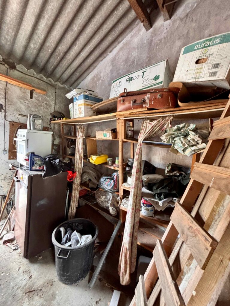 Pièce à vider avant un débarras au forfait Sansolia
