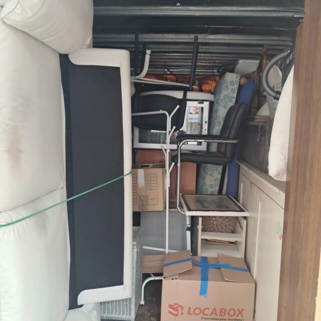 Aujourd'hui débarras d'une maison à Eysines et mise en box à Merignac 💪 #dechets#debarras#camions#muscles#equipedechoc